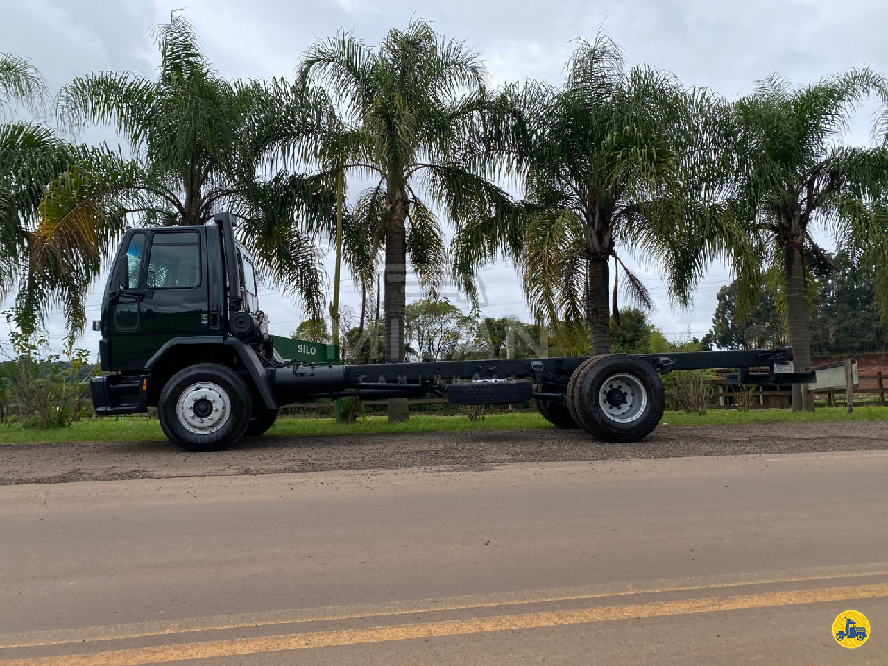 CAMINHAO FORD CARGO 1217 Chassis Toco 4x2 Milan Caminhões SARANDI RIO GRANDE DO SUL RS
